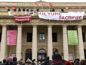 Theaters remain closed