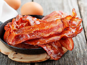 Eating one rasher of bacon a day increases your chance of getting dementia!