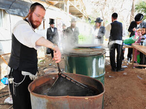 Boiling utensils on the eve of Passover