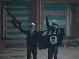 Deadly ISIS men still show their heads 