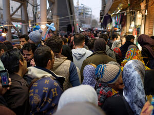Crowded streets in Tehran is not the way to stop Covid spread