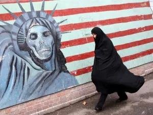 إيران 