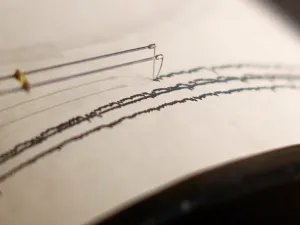 هزة أرضية بقوة 4.5 درجة تضرب سواحل اليونان