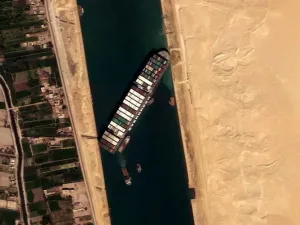قناة السويس