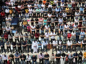 خطيب الاقصى: نستنكر ما قامت به سلطات الاحتلال من قطع سماعات المسجد لمنع الأذان وصلاتي العشاء والتراويح”.