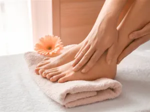 يحقق مستحضر العناية تأثيره المرجو، يمكن بعد تطبيقه ارتداء جورب طوال الليل