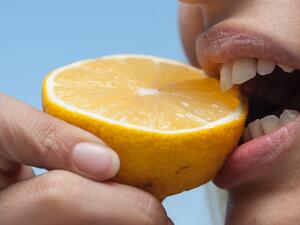 ما تفسير الحلم بالأكل في المنام؟