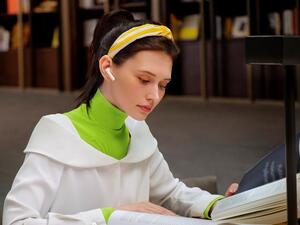 سماعات HUAWEI FreeBuds 4i تحصل على شهادة الميدالية الخضراء الذكية لتمكين تدابير حماية البيئة