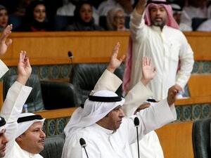 Kuwaiti MPs in debate 