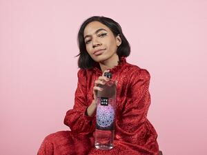 بيبسيكو تطلق علامتها الفاخرة LIFEWTR في الإمارات بتصاميم ملهمة لفنانين من المنطقة