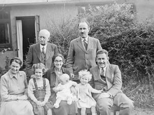 ما تفسير الحلم بالعائلة في المنام؟