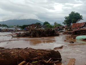 فيضانات اندونيسيا