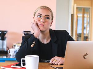 استطلاع: 53% من الموظفين يرغبون في العمل من المنزل