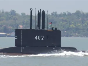 الغواصة المفقودة يتواجد فيها 53 بحارا 
