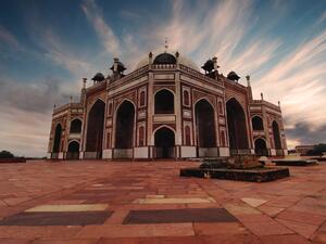 ما تفسير الحلم بقصر كبير في المنام؟