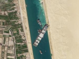 الصندوق الأسود لـ"إيفر غيفن": الجنوح كان خطأ قناة السويس