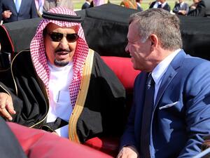 هنأت القيادة السعودية الاردن بمناسبة الذكرى الـ 75 لاستقلال المملكة الاردنية الهاشمية .