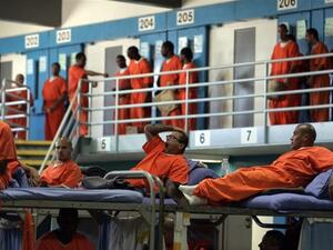 مصرع 2700 سجين بفيروس كورونا في الولايات المتحدة