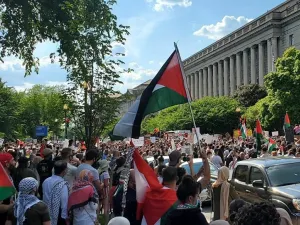 المئات يتظاهرون في مونتريال تضامناً مع الفلسطينيين