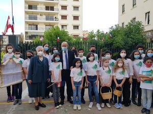 يواجه لبنان أزمة اقتصادية خطيرة متزامنة مع فراغ سياسي 