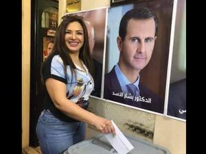 الفنانة لينا حوارنة الآن تدلي بصوتها بانتخابات الرئاسة السورية
