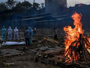 India sets new global record of 414,188 daily COVID cases
