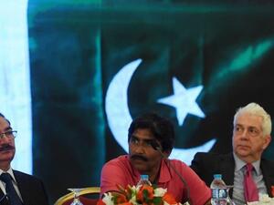 Javed Miandad (c) (Photo: AFP)