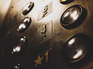 ما تفسير الحلم بالمصعد في المنام؟