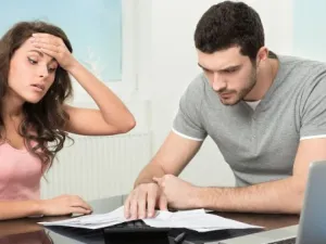 ضعي نظاماً لكِ يتناسب مع وقته، فليس مهمّاً كم من الوقت الذي يقضيه الزوج في المنزل