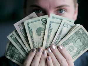 ما تفسير الحلم بالفوز بالجائزة الكبرى في المنام؟