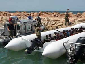 مهاجرون غير شرعيون