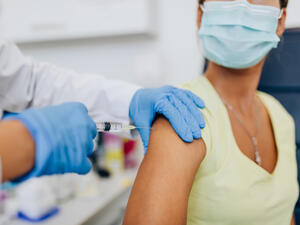 UAE gives COVID-19 vaccine doses