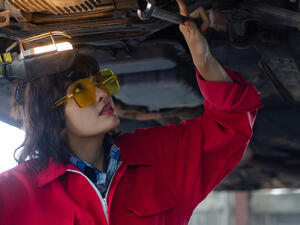 First Emirati female mechanic