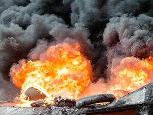 Millions of tires set ablaze in Kuwait 