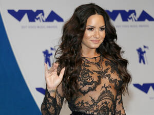 Demi Lovato came out as non-binary