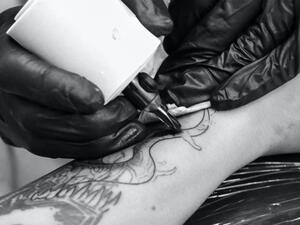 ما تفسير الحلم بالوشم في المنام؟