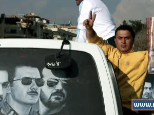 أكد “فراس” في منشوره أن والده رفعت كان يحلم بشكل مستمر بالعودة إلى السلطة المطلقة
