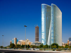 القيمة السوقية لسوق أبوظبي تتخطى التريليون درهم للمرة الأولى في تاريخه