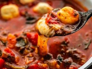 حساء الطماطم والجبن