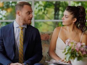 Kerem Bürsin bursin carrying Hande Erçel ercel in the air havada taşımak