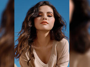 Selena Gomez has slammed society's "impossible beauty standards" Selena Gomez has slammed society's "impossible beauty standards"