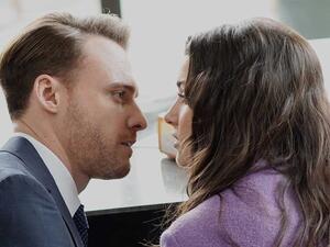 FOX Turkey Cancels Sen Çal Kapimi for Good Eda Serkan Kerem Bursin Hande Ercel You Knock On My Door Love Is In The Air