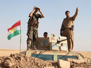 مقاتلون من البيشمركة الكردية 