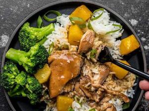 دجاج ترياكي بصلصة الأناناس