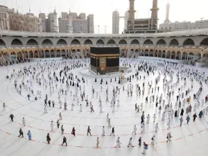 اقتصار حج هذا العام على المواطنين السعوديين والمقيمين الأجانب
