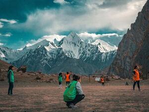 Pakistan: Mountain girls pursue love for football