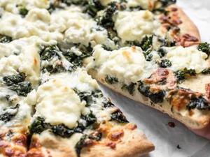 بيتزا الكال وجبن الريكوتا