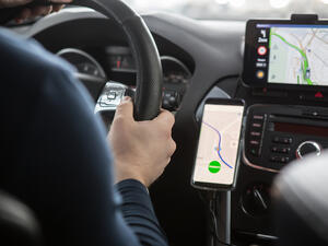 diver gets stuck in gulf court after following GPS