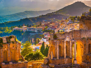 Beautiful travel photo, colorful image of Sicily 