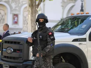 عناصر من الشرطة التونسية